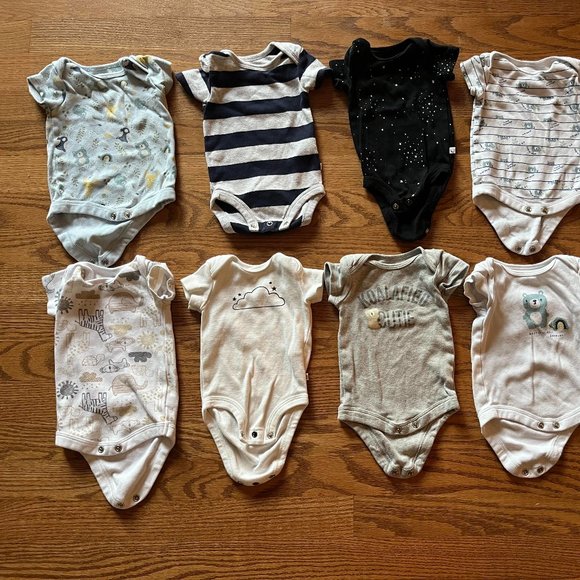 10 Newborn Onesies - Petit Lem and George - Picture 1 of 2